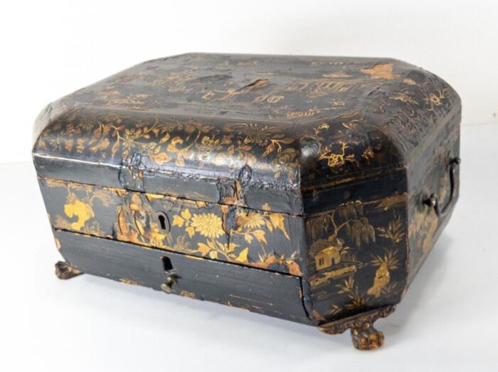 19th century chinese or japanese chinoiserie sewing box 11