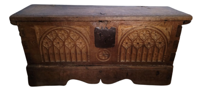 19th century gothic chest in oak wood north of castile 7819