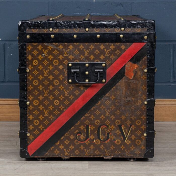 antique 20th century courier trunk in monogram canvas from louis vuitton france 1910s 27 1