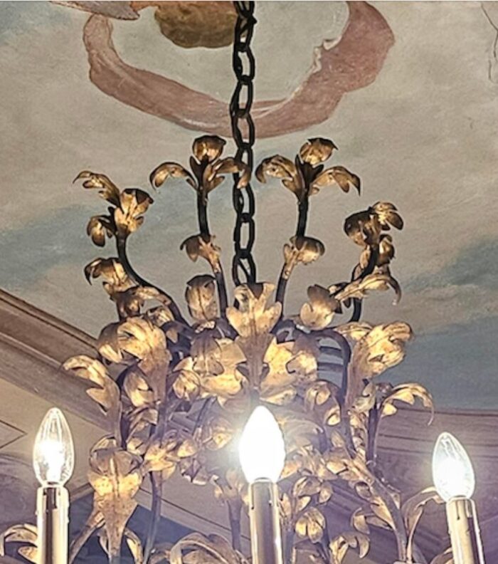 antique hand carved chandelier wrought iron brass color leaf motif 15 lights dated early 1900 6643