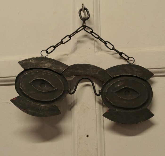 eye and glasses window display trade sign 1930s 4