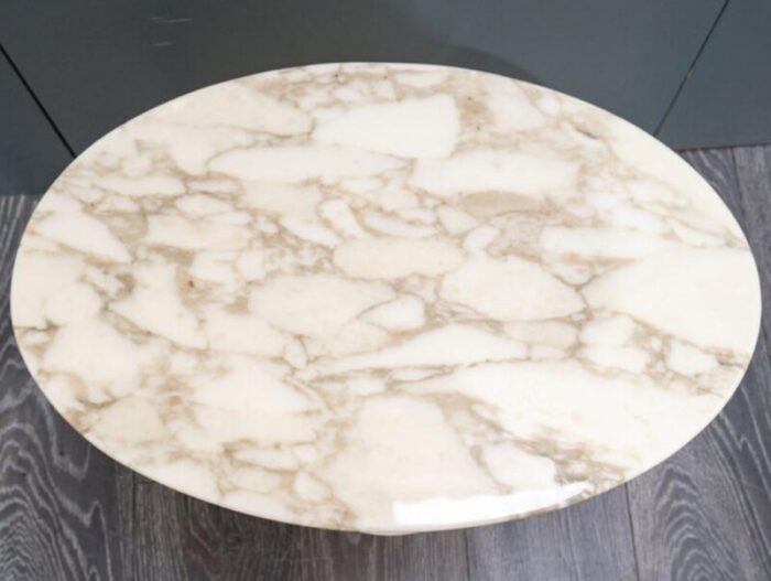 gueridon in oval marble by eero saarinen 1960 1147