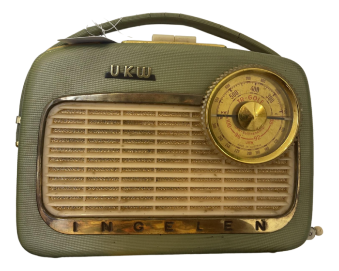 ingelen golf transistor radio 6376