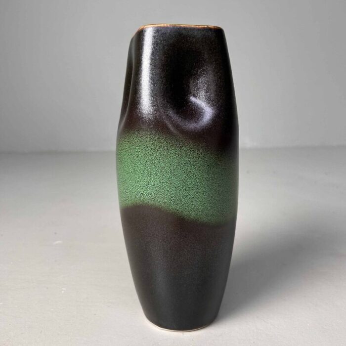 japanese ikebana flower vase 1960s 1 1