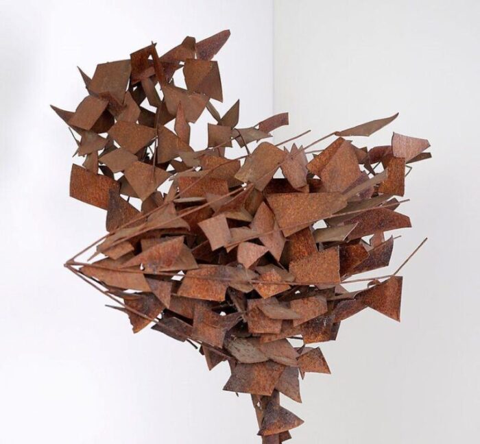 large rusted sculpture 2000s metal 0254