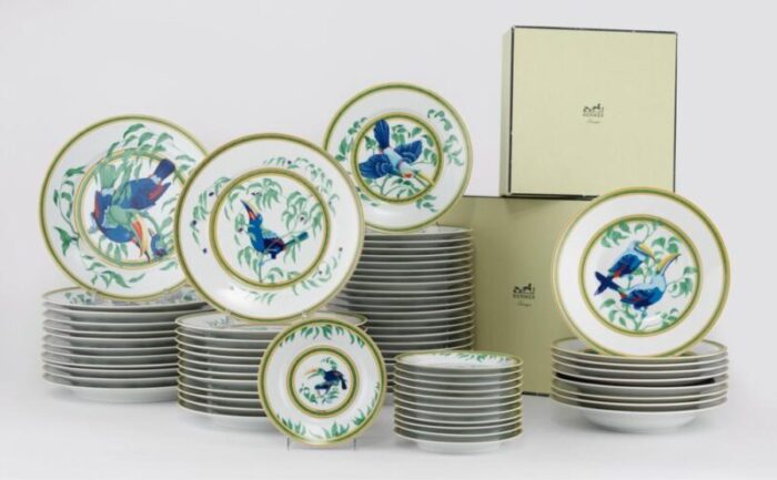 les toucans dinner service 1986 set of 60 2152