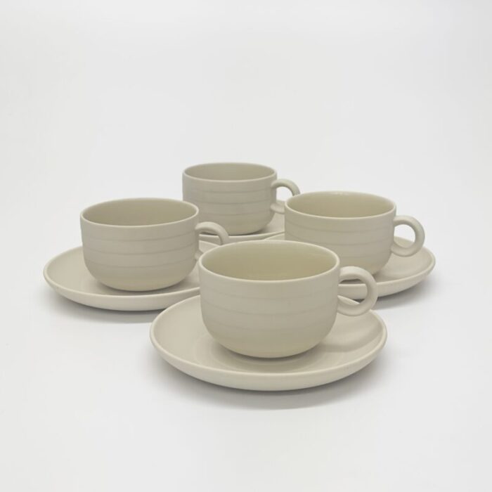 matte and gloss dinner set by hornsea concept place settings for 4 22 pieces 8066