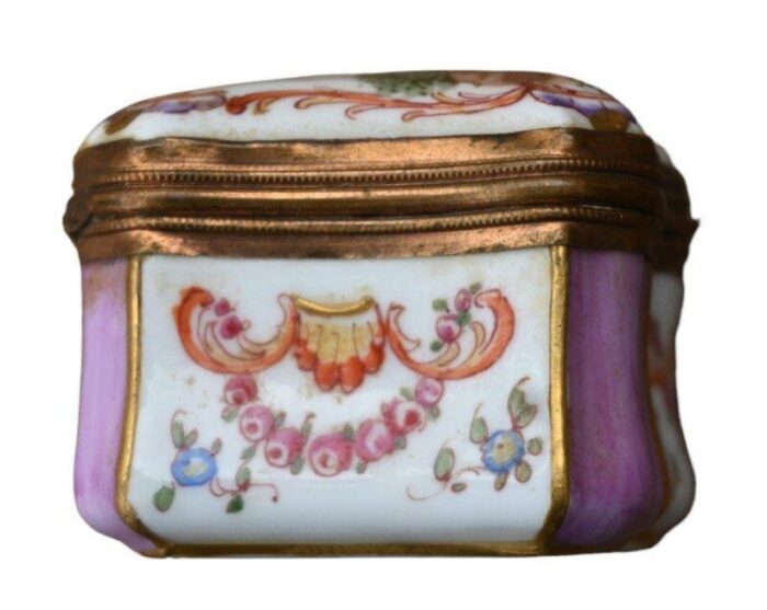 meissen style porcelain snuff box from samson 6