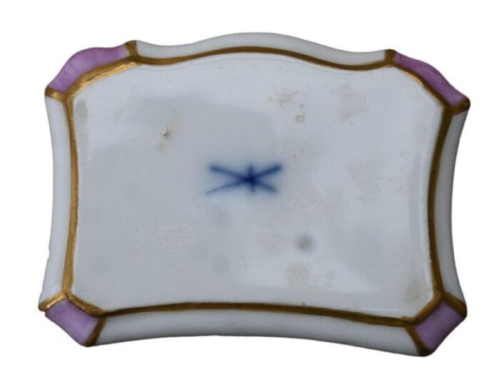 meissen style porcelain snuff box from samson 8