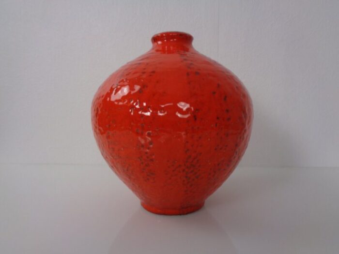 red ceramic vase by heinz siery for carstens 1960s 3