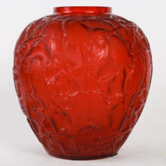 red tinted parakeet vase by rene lalique 1919 0324