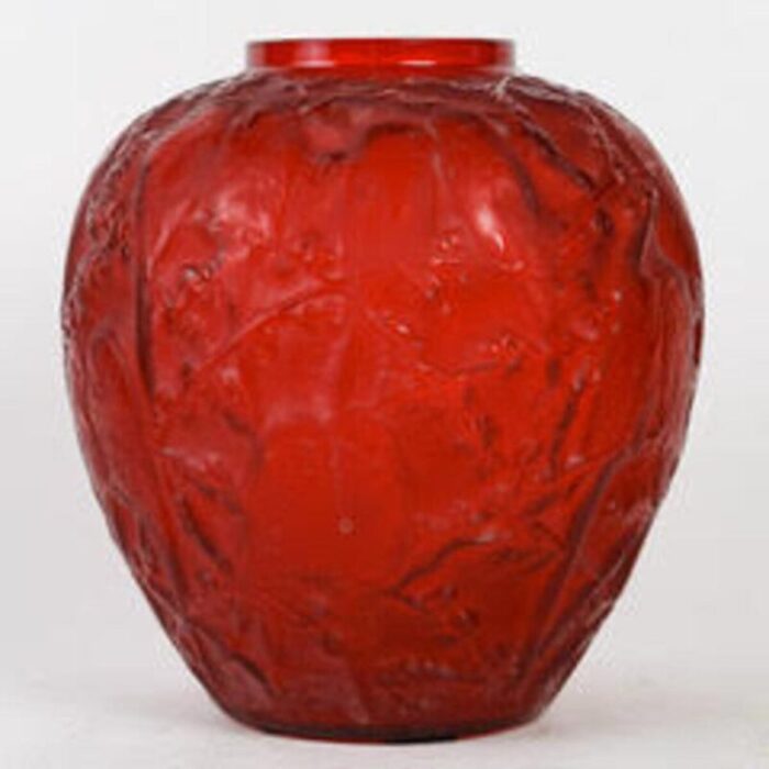 red tinted parakeet vase by rene lalique 1919 1584