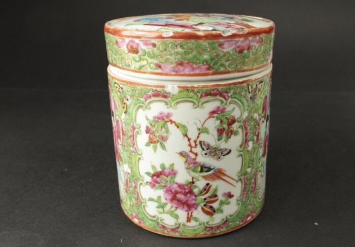 rose medallion lidded jar 1800s 4