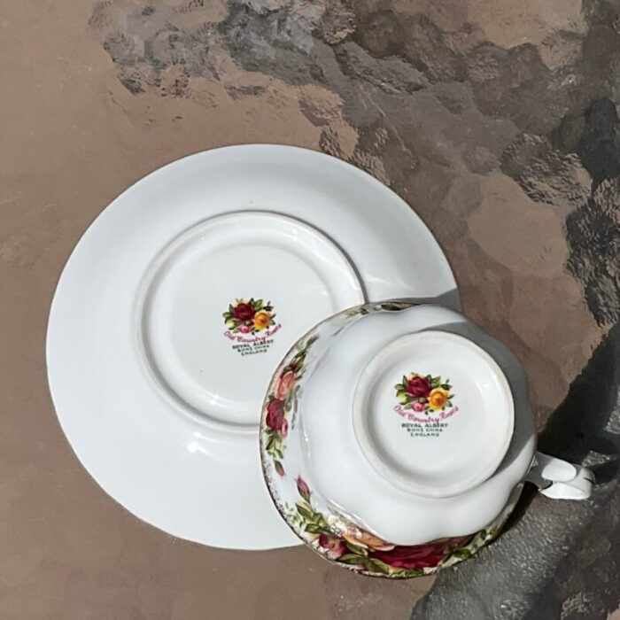 set of 2 royal albert old country roses teacup and saucer circa 1962 1974 1277