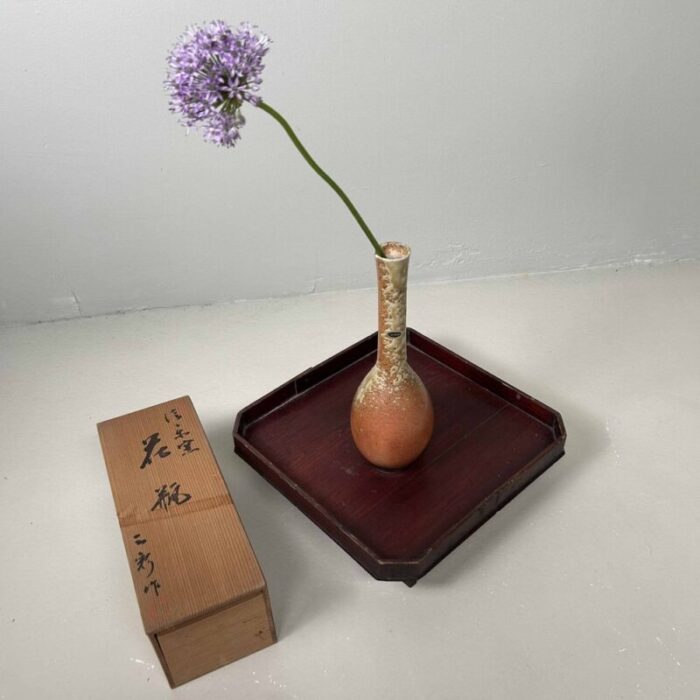 shigaraki flower vase 1960s 3