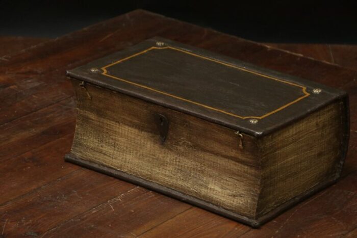 small box trunk in the shape of a book 10