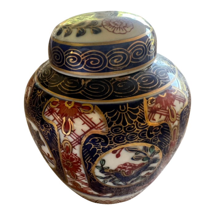 small vintage ginger jar with lid imari isco japan 0787