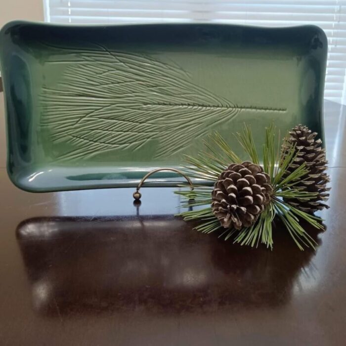 vintage signed kay wayne studio pottery glazed engraved pine needle branch ceramic platter 8947