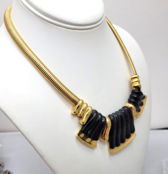 vintage signed napier goldtone and black resin bib necklace 1985 ad piece 8066