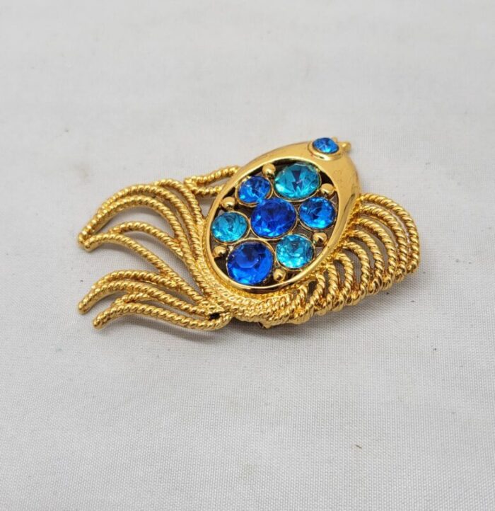 vintage signed napier goldtone faux sapphire and faux aquamarine fish brooch 2235