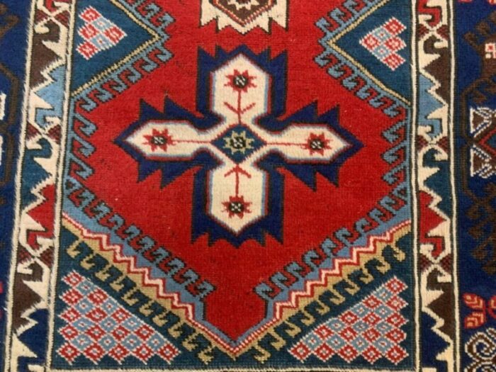 vintage turkish vegetable dye tribal rug 195x128 cm 5