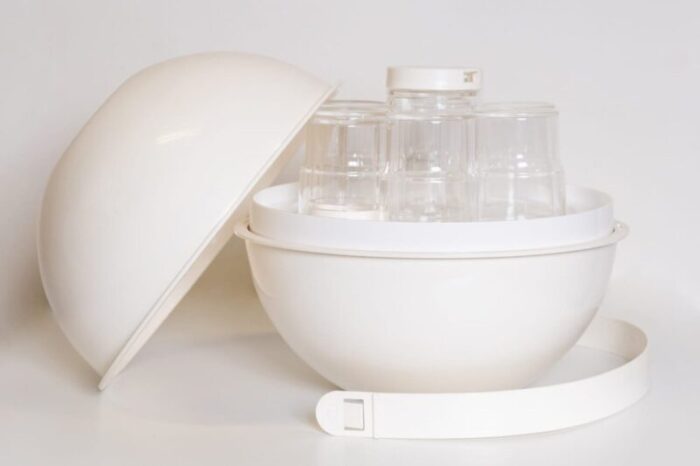 white picnic set from guzzini 1970s set of 28 2