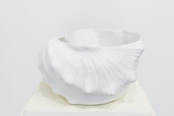 white shell shaped ceramic pot 1960s 5