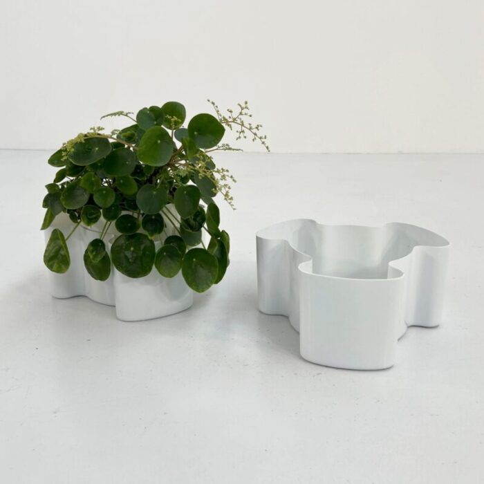 white single puzzle planters from visart 1970s set of 2 1520